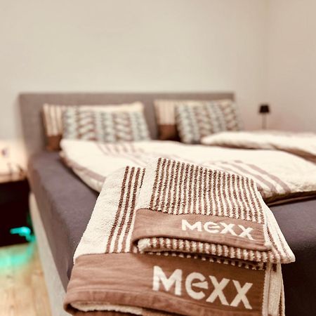 Cologne Luxe Living: Opulent Elegance Unleashed Apartment ภายนอก รูปภาพ