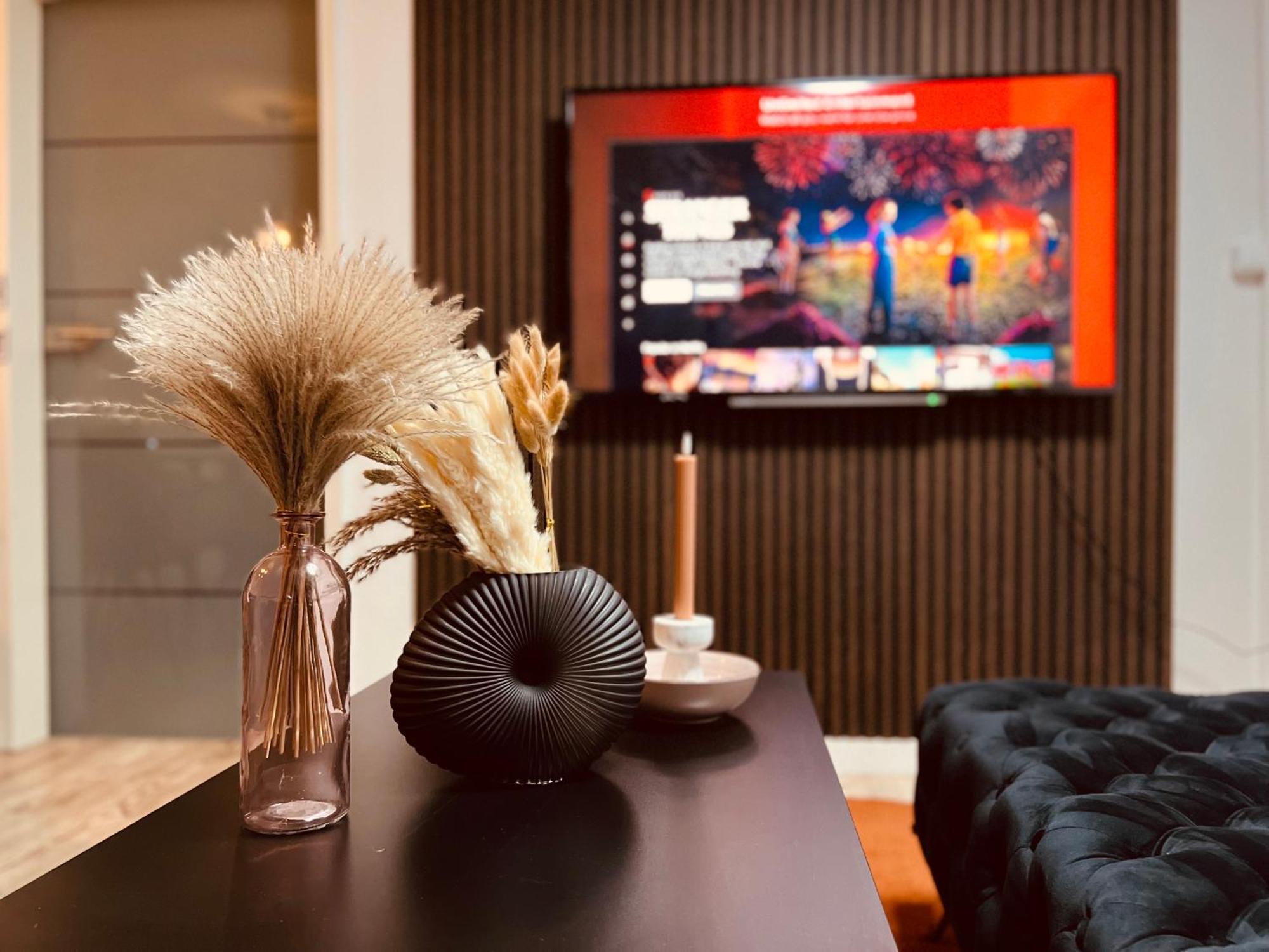 Cologne Luxe Living: Opulent Elegance Unleashed Apartment ภายนอก รูปภาพ