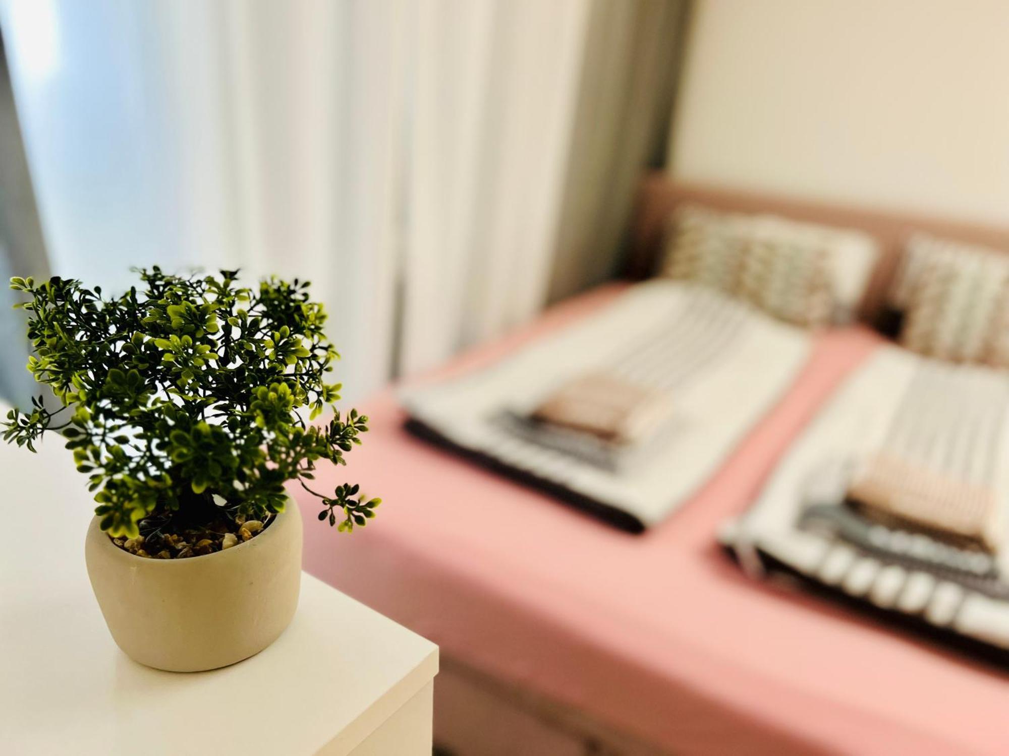 Cologne Luxe Living: Opulent Elegance Unleashed Apartment ภายนอก รูปภาพ